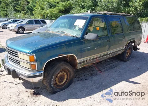 1992 Chevrolet Suburban K1500 из США, поврежденный, VIN 1GNFK16K5NJ319812